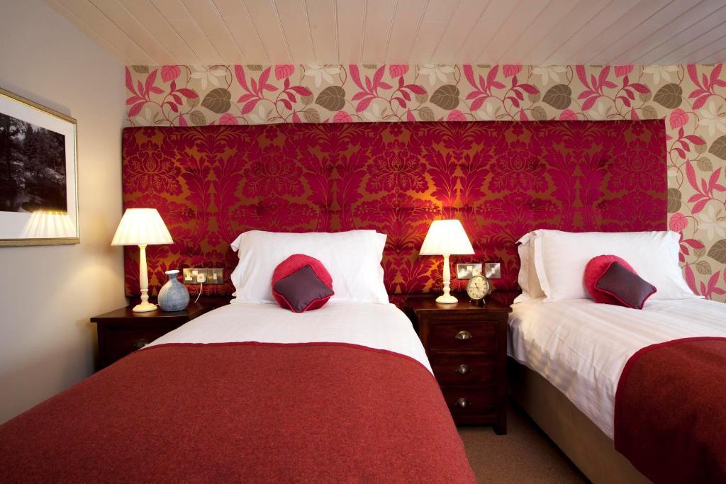 The Three Crowns Hotel Chagford Room photo A bedroom at the hotel
