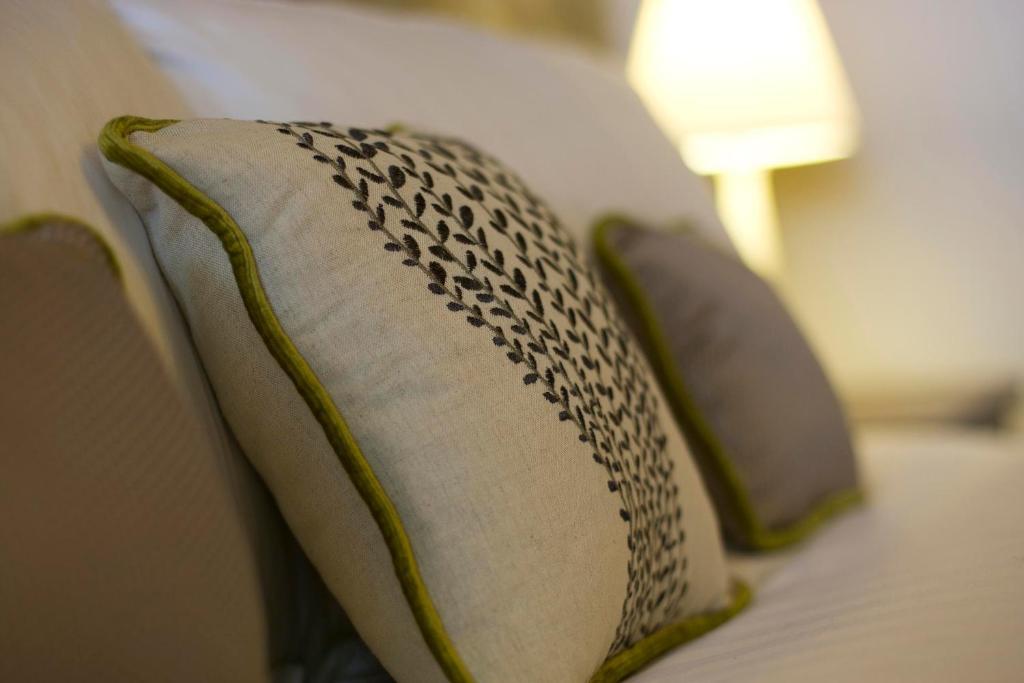 The Three Crowns Hotel Chagford Exterior photo A throw pillow