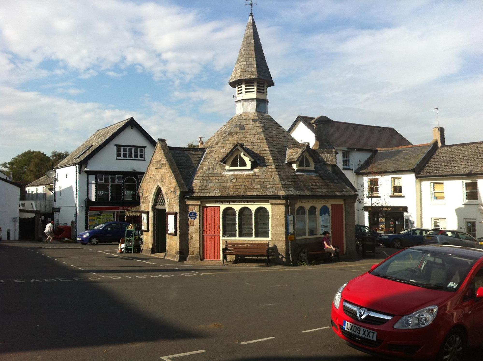 The Three Crowns Hotel Chagford Exterior photo The Market Cross