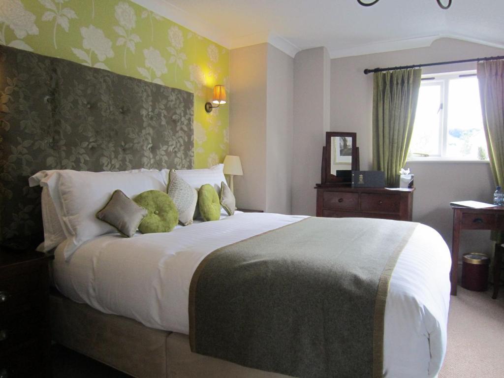 The Three Crowns Hotel Chagford Room photo