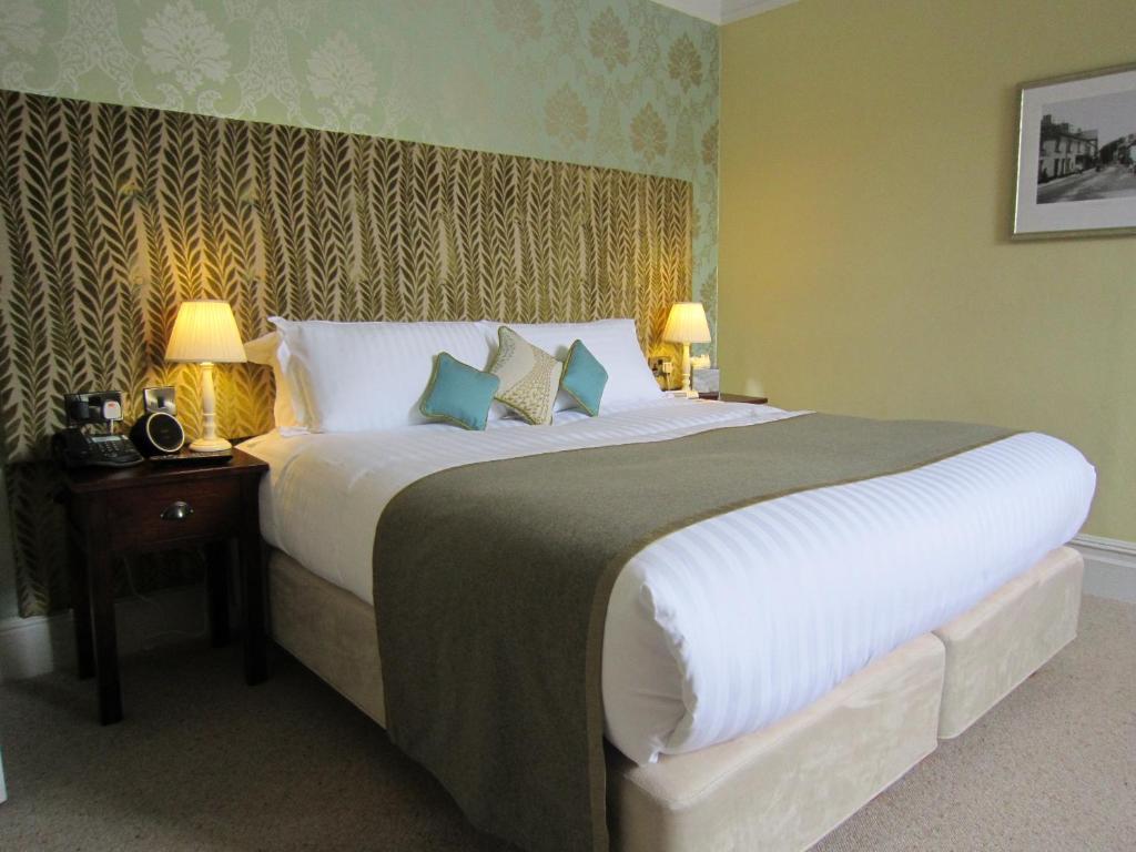 The Three Crowns Hotel Chagford Room photo