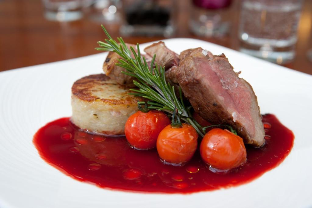 The Three Crowns Hotel Chagford Exterior photo A plate of food